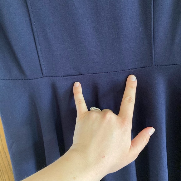 Lulu’s Medium Scalloped Scoop Neck MIDI dress - Picture 8 of 16